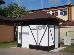 Ostatnia realizacja Automatyczna Toaleta Publiczna WC TOP model mur pruski w Jastarni