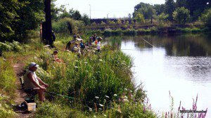 wakacyjne_zawody_wedkarskie_dla_dzieci_w_ramach_akcji_lato_z_mosir_18_07_2015(13)