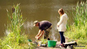 wakacyjne_zawody_wedkarskie_dla_dzieci_w_ramach_akcji_lato_z_mosir_18_07_2015(25)