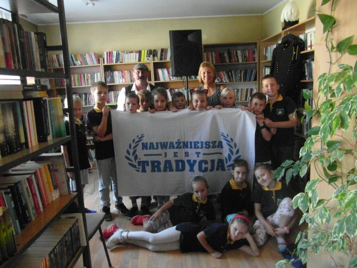 42436481_2187307731342793_2946685952644349952_o