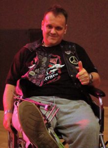 received_1654250921280334-1